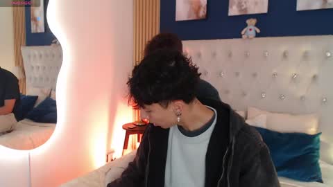 Aiden online show from April 29, 1:15 pm