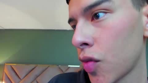 Snapshot of aiden_royce chatting on January 12, 5:34 am aiden_royce online show from January 12, 5:34 am