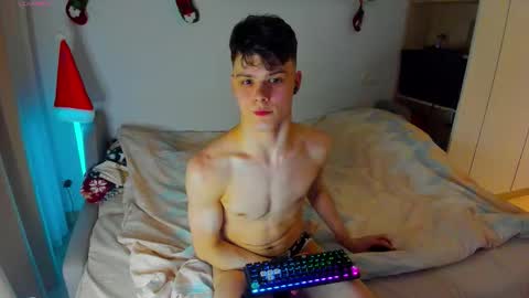Snapshot of aidensensual chatting on January 14, 2:55 pm Aiden Sensual online show from January 14, 2:55 pm