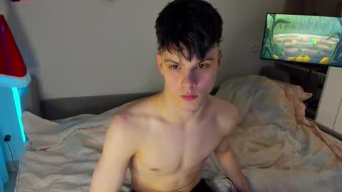 Snapshot of aidensensual chatting on January 16, 1:15 pm Aiden Sensual online show from January 16, 1:15 pm