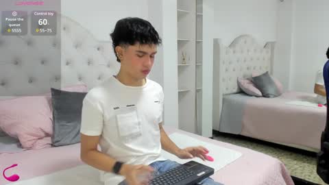 Snapshot of aiiden_15 chatting on January 28, 11:49 am Aiden online show from January 28, 11:49 am