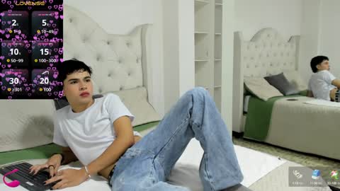 Snapshot of aiiden_15 chatting on February 5, 12:06 pm Aiden online show from February 5, 12:06 pm