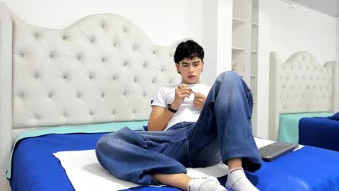 Snapshot of aiiden_15 chatting on February 27, 2:21 pm Aiden online show from February 27, 2:21 pm