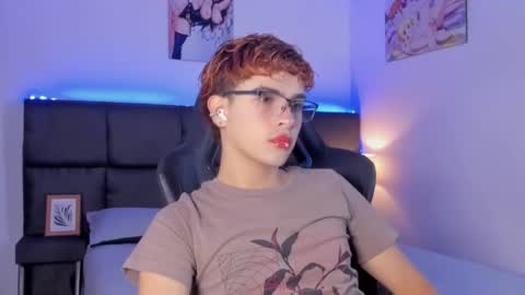 Snapshot of aiiden_15 chatting on September 27, 1:27 pm Aiden online show from September 27, 1:27 pm