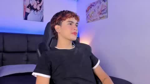 Snapshot of aiiden_15 chatting on October 1, 12:00 pm Aiden online show from October 1, 12:00 pm