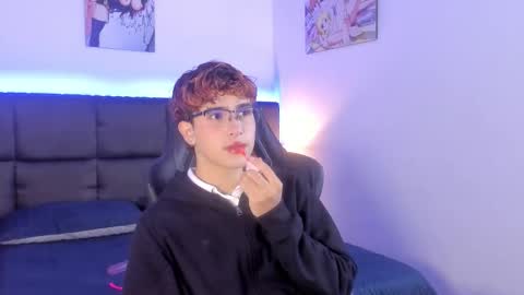 Snapshot of aiiden_15 chatting on October 14, 12:06 pm Aiden online show from October 14, 12:06 pm