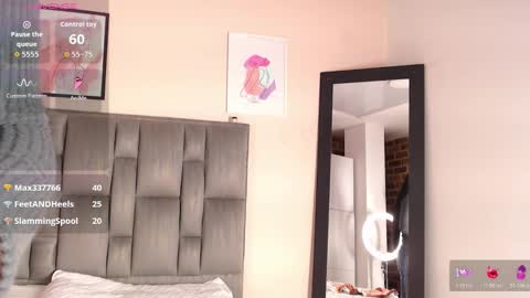 Snapshot of aiilynn_1 chatting on December 1, 10:37 pm Ailyn online show from December 1, 10:37 pm