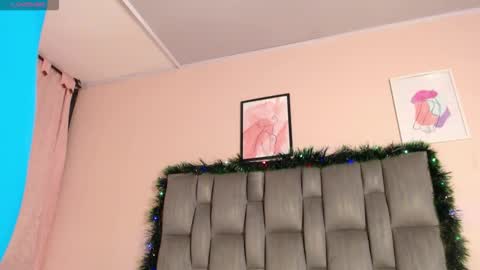 Snapshot of aiilynn_1 chatting on December 15, 11:20 pm Ailyn online show from December 15, 11:20 pm