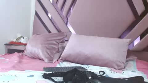 aiilynsmiith online show from January 11, 6:46 pm