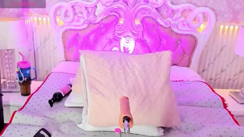   online show from November 22, 10:53 pm