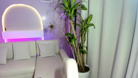   online show from December 14, 2:17 am