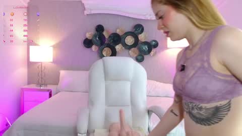 Snapshot of ailee_pons chatting on May 15, 12:12 pm ailee_pons online show from May 15, 12:12 pm