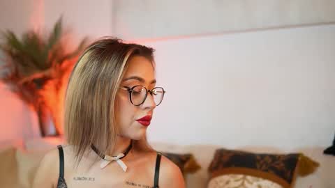  Aileen  online show from December 1, 7:19 pm