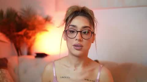 Snapshot of aileenaxa chatting on June 29, 8:31 pm Aileen online show from June 29, 8:31 pm