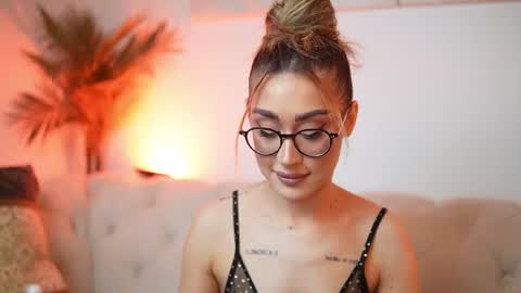 Snapshot of aileenaxa chatting on August 7, 8:55 pm Aileen online show from August 7, 8:55 pm