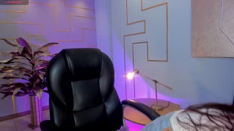  AILEEN VEGA  online show from January 21, 7:28 pm