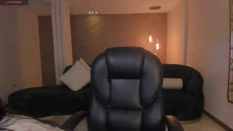  AILEEN VEGA  online show from March 6, 11:58 am