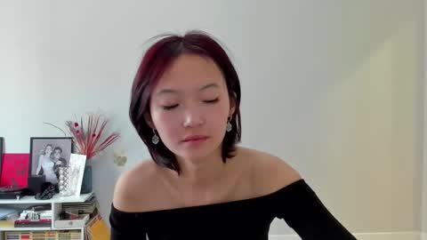 Snapshot of ailey_chao chatting on November 6, 4:02 am Ailey online show from November 6, 4:02 am