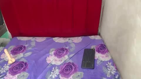 ailyncastrocm101 online show from March 8, 9:40 pm