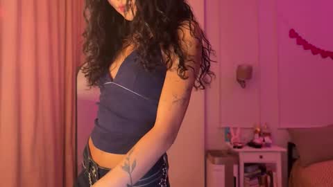 Snapshot of aimeclarks chatting on March 2, 5:41 am Aime online show from March 2, 5:41 am