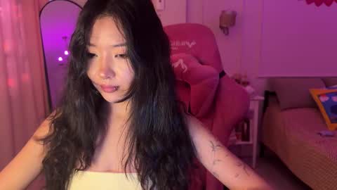 Snapshot of aimeclarks chatting on March 19, 7:01 am Aime online show from March 19, 7:01 am