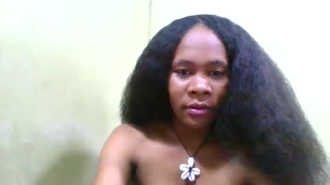 Snapshot of aimee982179 chatting on June 5, 6:52 am aimee982179 online show from June 5, 6:52 am