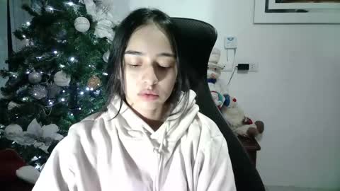 Snapshot of aineangeel chatting on December 31, 3:01 am AINE online show from December 31, 3:01 am