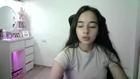 Snapshot of aineangeel chatting on May 25, 12:38 am AINE online show from May 25, 12:38 am