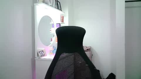 Snapshot of aineangeel chatting on May 29, 1:36 am AINE online show from May 29, 1:36 am