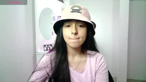 Snapshot of aineangeel chatting on June 9, 12:33 am AINE online show from June 9, 12:33 am