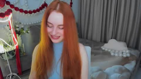 Snapshot of airysilhouette chatting on February 11, 1:10 am Louise online show from February 11, 1:10 am