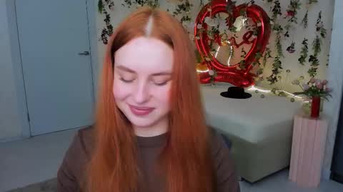 Snapshot of airysilhouette chatting on February 16, 7:10 pm Louise online show from February 16, 7:10 pm