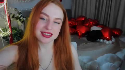 Snapshot of airysilhouette chatting on February 19, 4:41 am Louise online show from February 19, 4:41 am