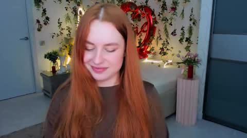 Snapshot of airysilhouette chatting on February 21, 7:26 pm Louise online show from February 21, 7:26 pm