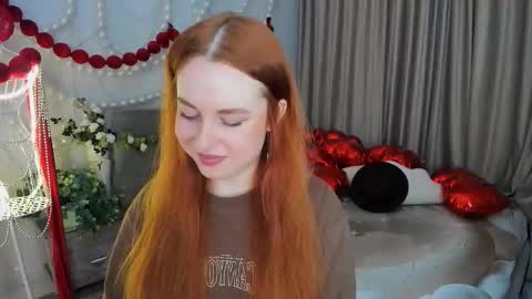 Snapshot of airysilhouette chatting on February 26, 10:03 am Louise online show from February 26, 10:03 am