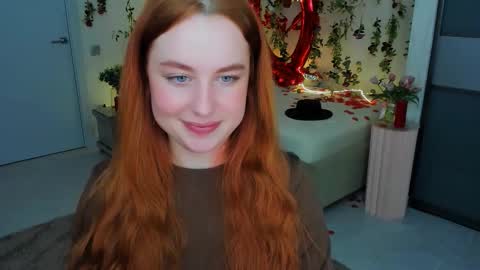 Snapshot of airysilhouette chatting on March 8, 2:04 am Louise online show from March 8, 2:04 am