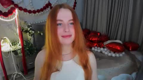 Snapshot of airysilhouette chatting on March 8, 8:01 pm Louise online show from March 8, 8:01 pm