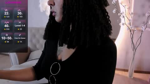 Aisha online show from December 4, 6:34 am