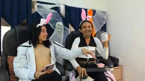 Aisha online show from November 1, 2:57 am