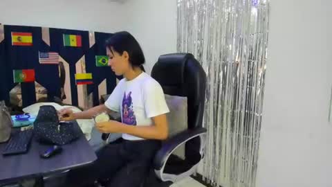 Snapshot of aisha_hotts777 chatting on June 14, 7:38 pm Aisha online show from June 14, 7:38 pm