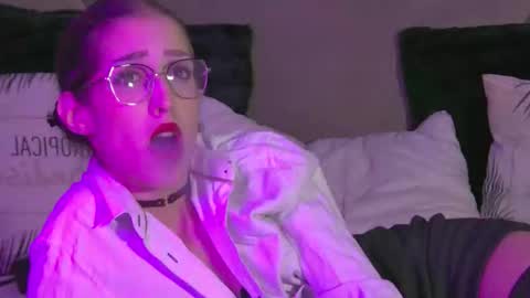 AishaHummer online show from October 25, 8:25 pm