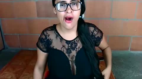 aisha koswell3 online show from February 15, 7:51 am