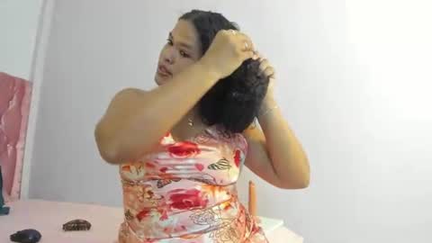 Snapshot of aisha_moore chatting on June 14, 12:29 pm AISHA MOORE online show from June 14, 12:29 pm