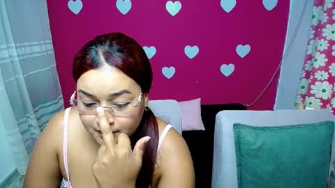 Snapshot of aisha_stacey0410 chatting on May 14, 3:30 pm aisha_stacey0410 online show from May 14, 3:30 pm