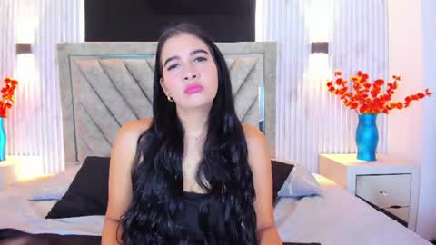 Snapshot of aisha_stones chatting on July 20, 12:18 pm Aisha Stones online show from July 20, 12:18 pm