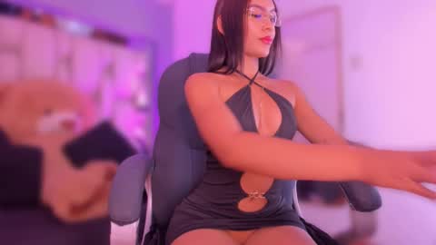 Snapshot of aishakassandra chatting on November 22, 11:31 am KASSANDRA online show from November 22, 11:31 am