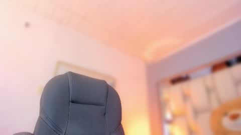 Snapshot of aishakassandra chatting on July 2, 11:27 am KASSANDRA online show from July 2, 11:27 am