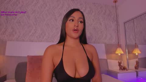 Aisha online show from November 7, 8:31 pm