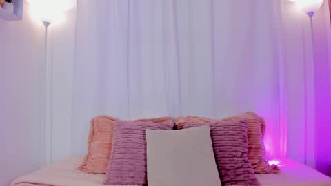Snapshot of aishapeyton_ chatting on May 23, 3:34 am Aisha online show from May 23, 3:34 am