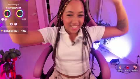 Snapshot of aisharose_ chatting on January 23, 4:19 am Aisha online show from January 23, 4:19 am